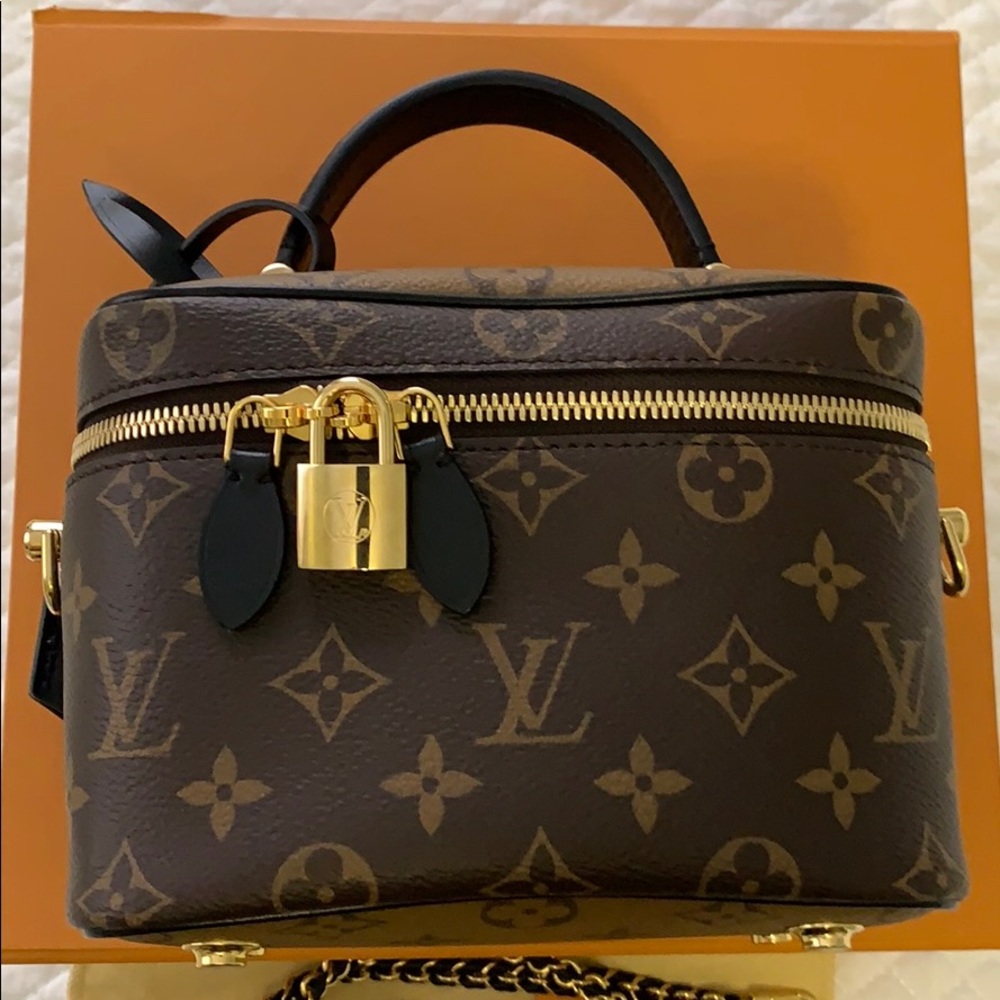 Reverse Monogram Vanity PM